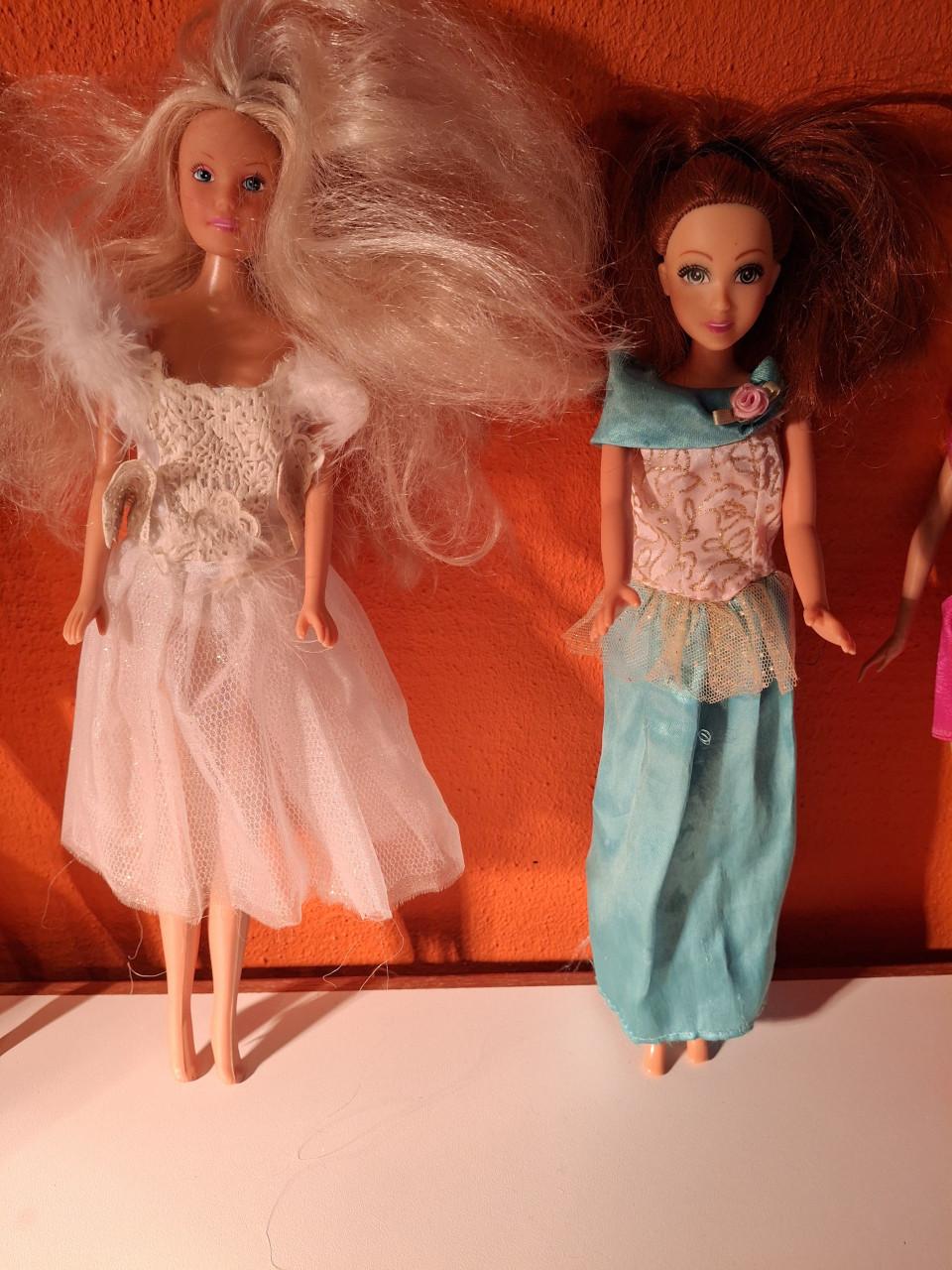 6 Barbies van Mattel