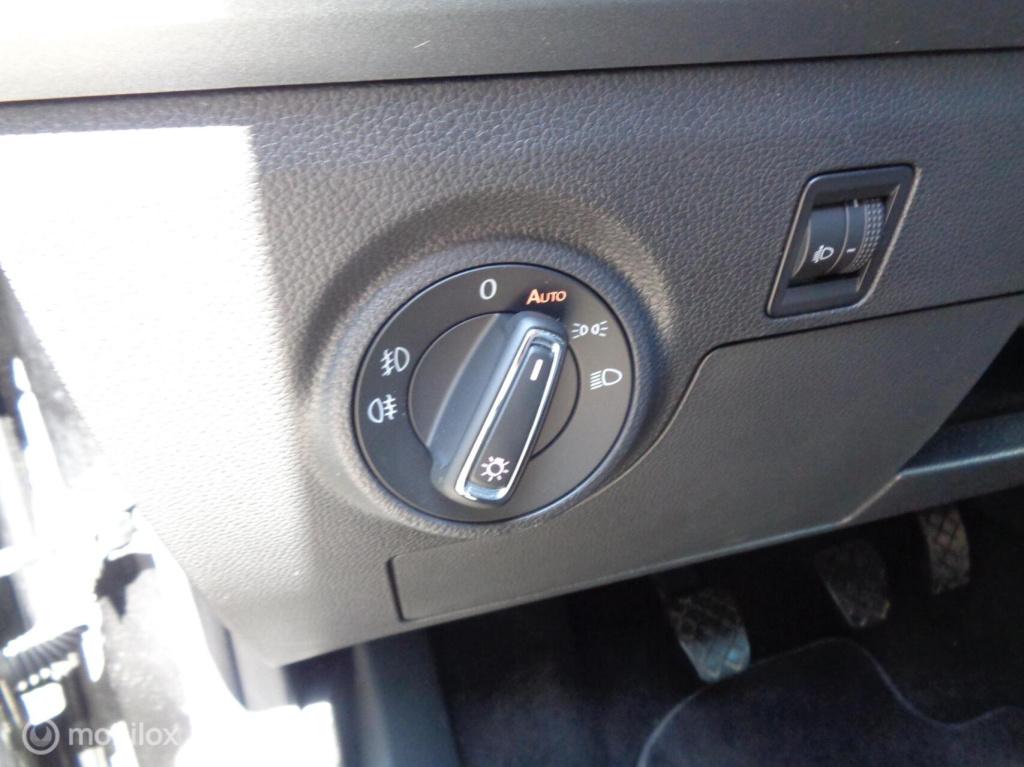 Seat Arona 1.0 tsi style business/airco/ecc/lm velgen/1st eig/pdc/navi/carp