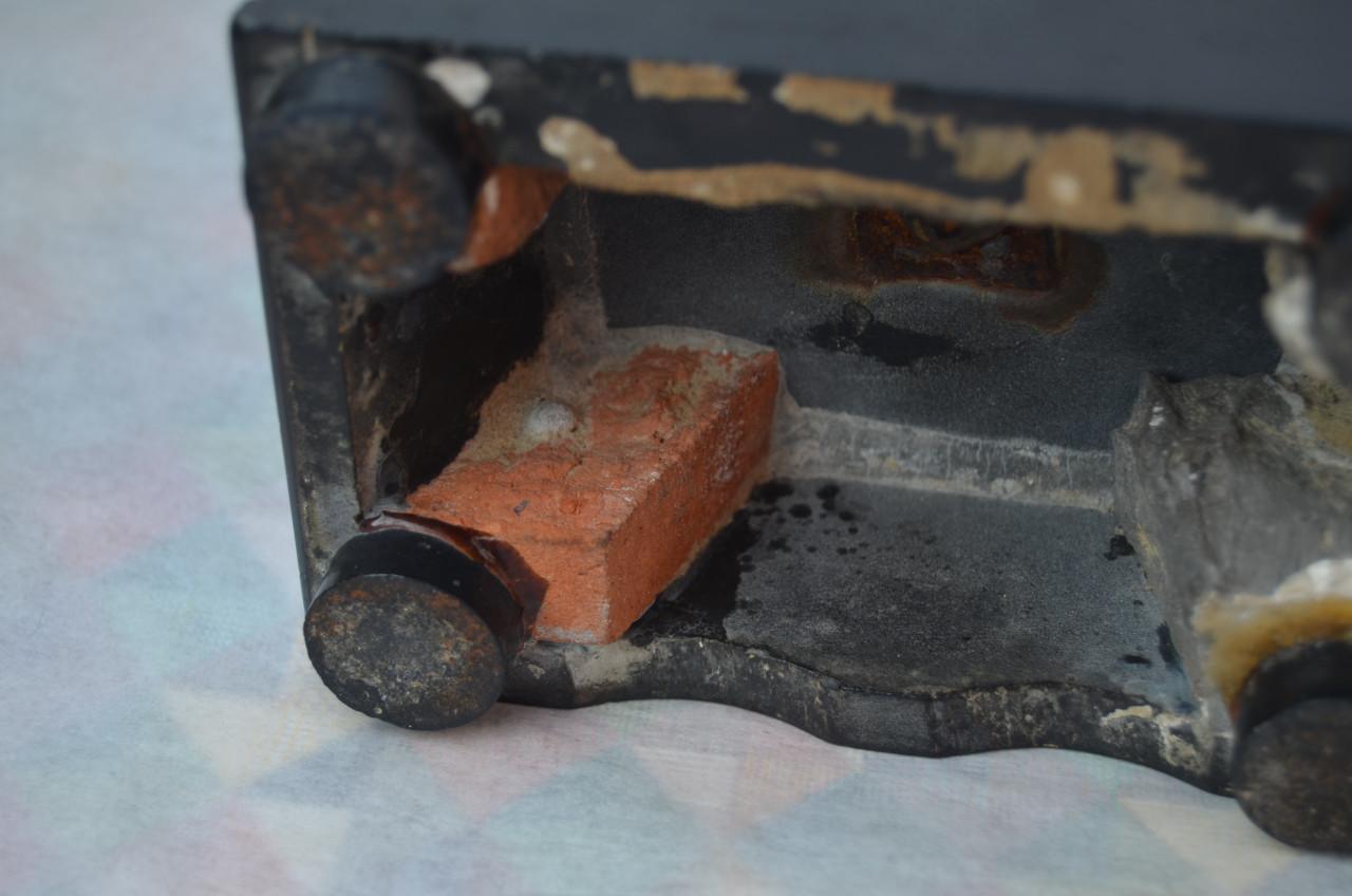 2 Stenen kandelaars deel klokgarnituur 19e eeuws?