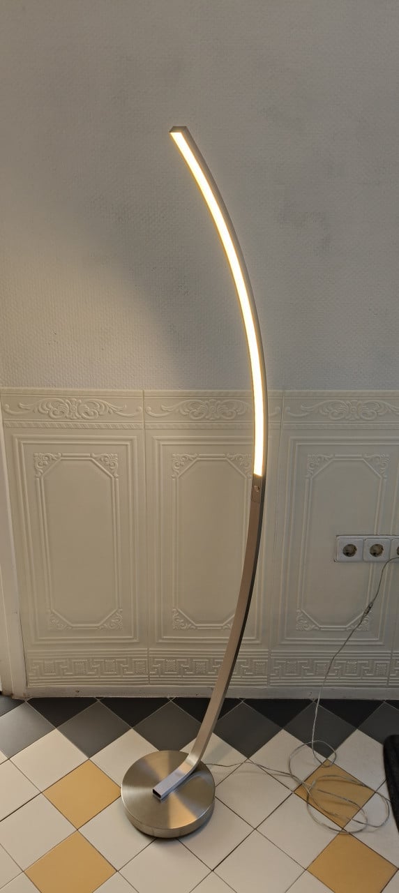 LED vloerlamp met dimmer, gebruikt, goede staat!