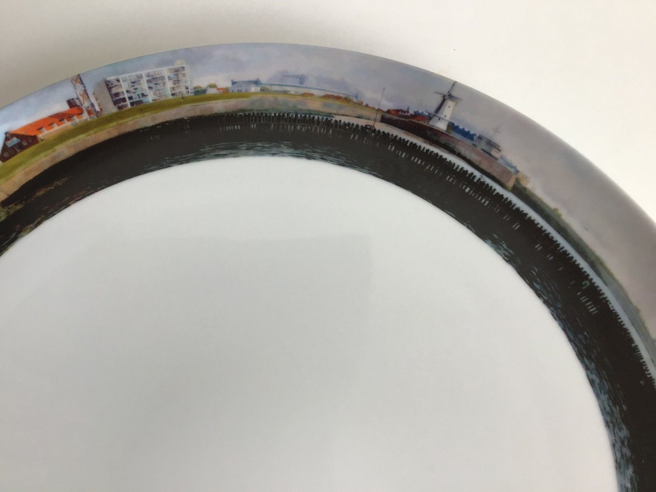 Bord 31 cm Taste of Art Jo Dumon Tak Vlissingen kust Panorama Walcheren