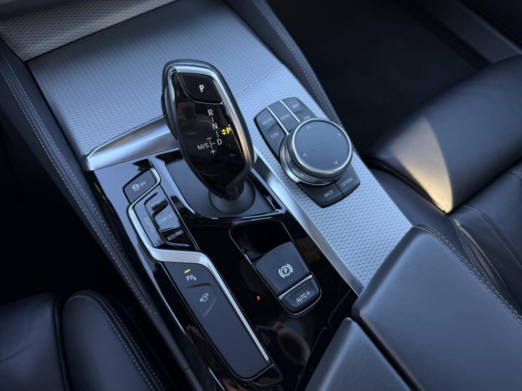 BMW 5 Serie 540i xdrive m-sport | harman kardon | acc |schuif/kanteldak | m