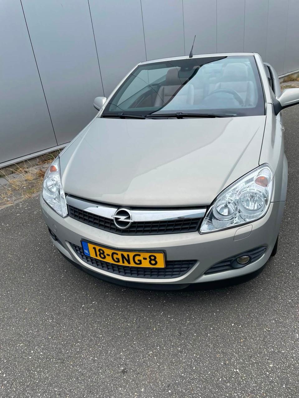 Opel astra twintop