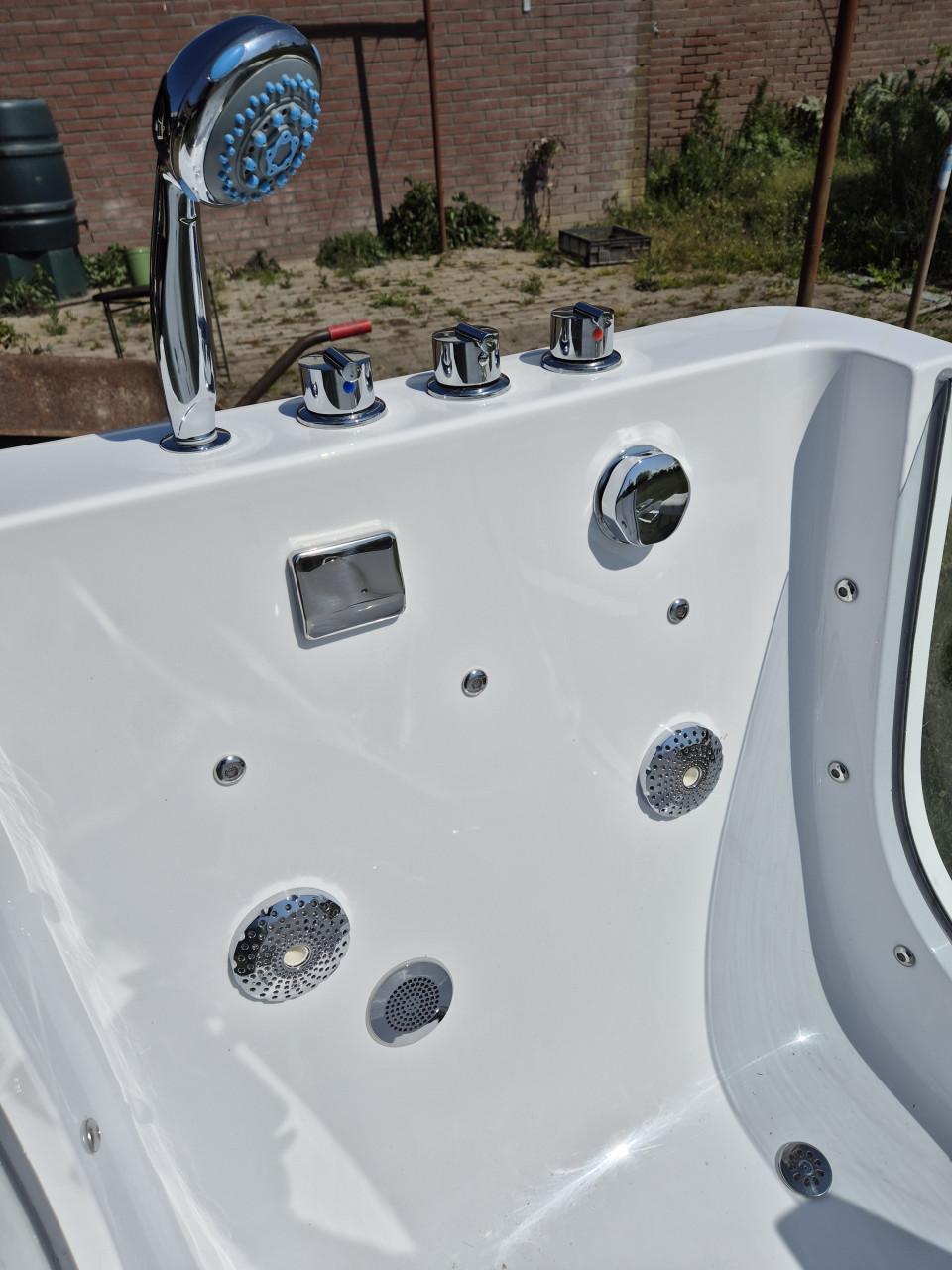 Volledige inboedel babyspa ter overname