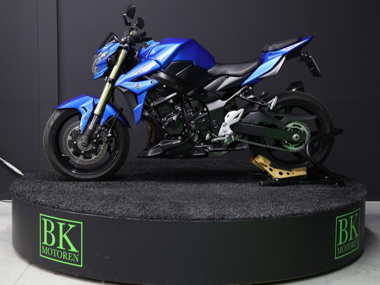 GSR 750 A