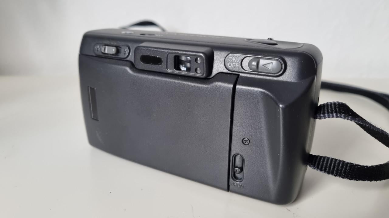 Minolta Riva Zoom 70c ES