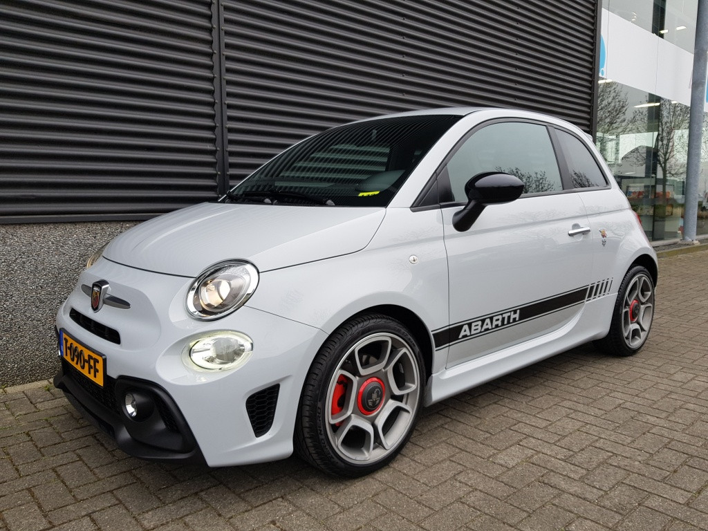 Abarth 500 1.4 t-jet abarth 595 - 145 pk