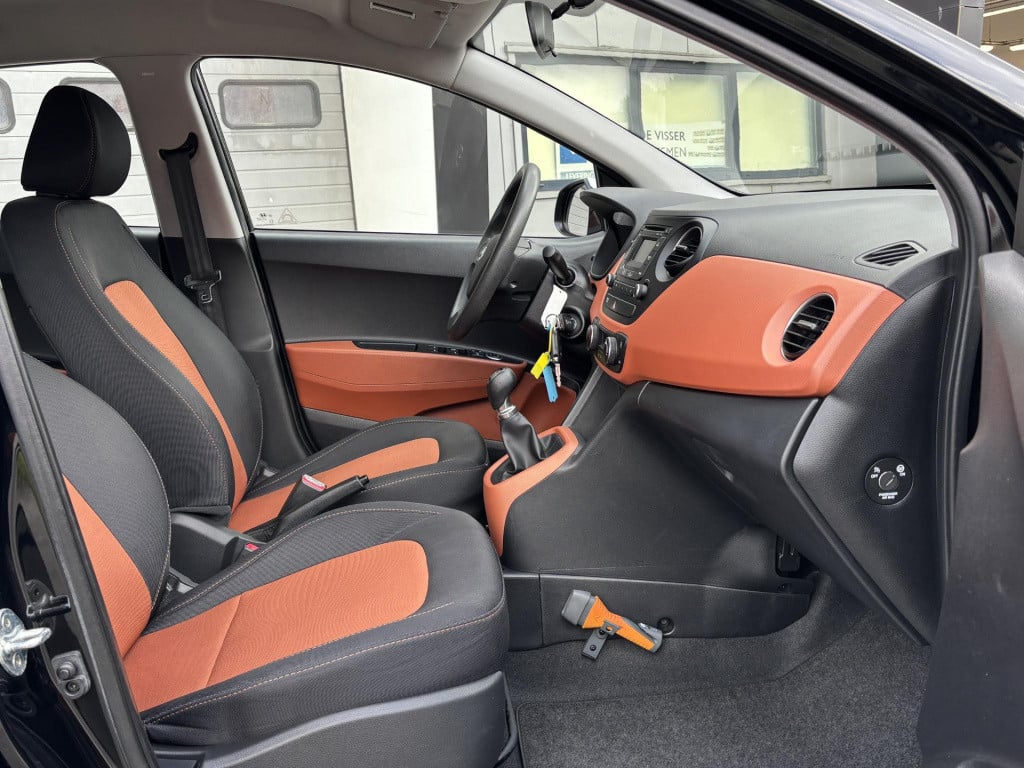 Hyundai I 10 1.0i i-motion comfort | cruise control | radio-cd/mp3 speler |