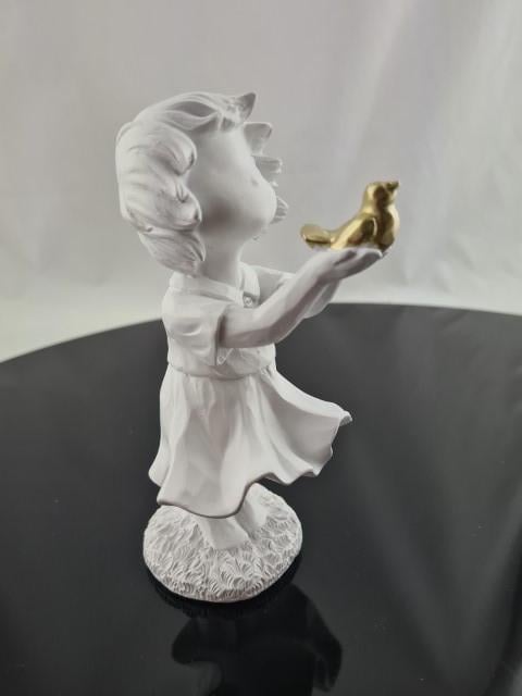 Beeldje Meisje met vogeltje