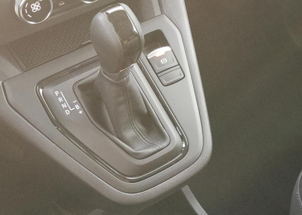 Renault Kangoo e-tech extra l2 44 kwh - demo /vierseizoensbanden, houten la