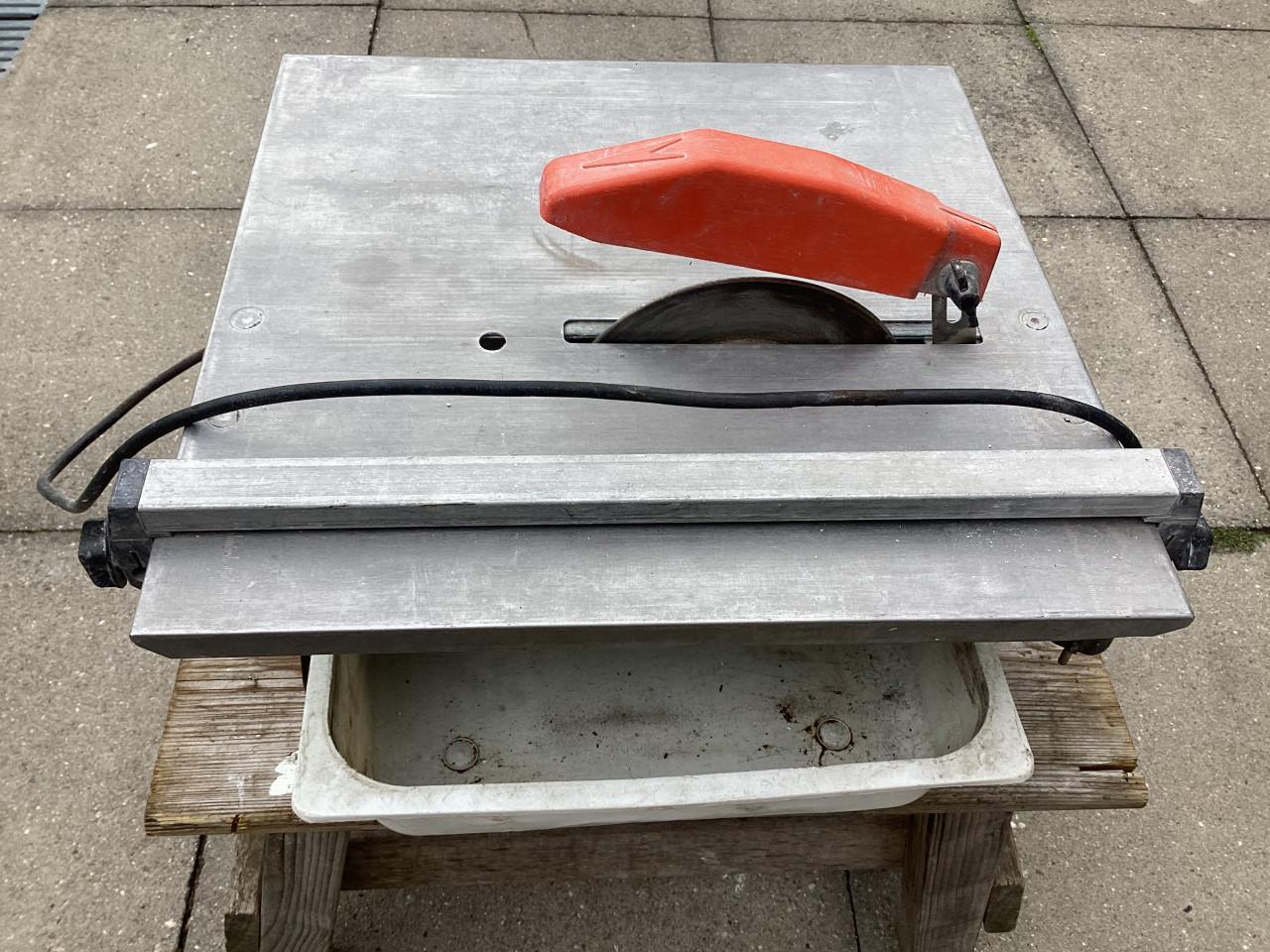 Tegelzaagmachine