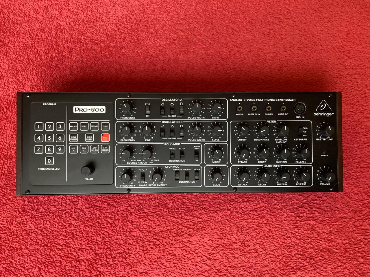 Behringer PRO-800 desktop synthesizer, werkelijk als nieuw