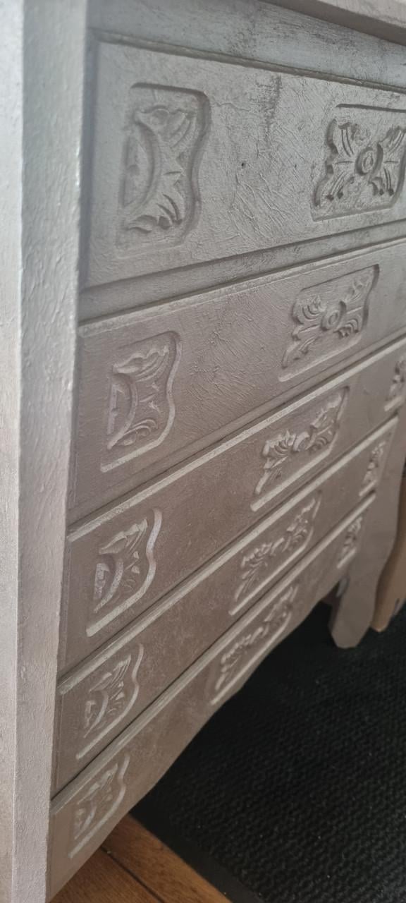 Antiek kastje gepimpt