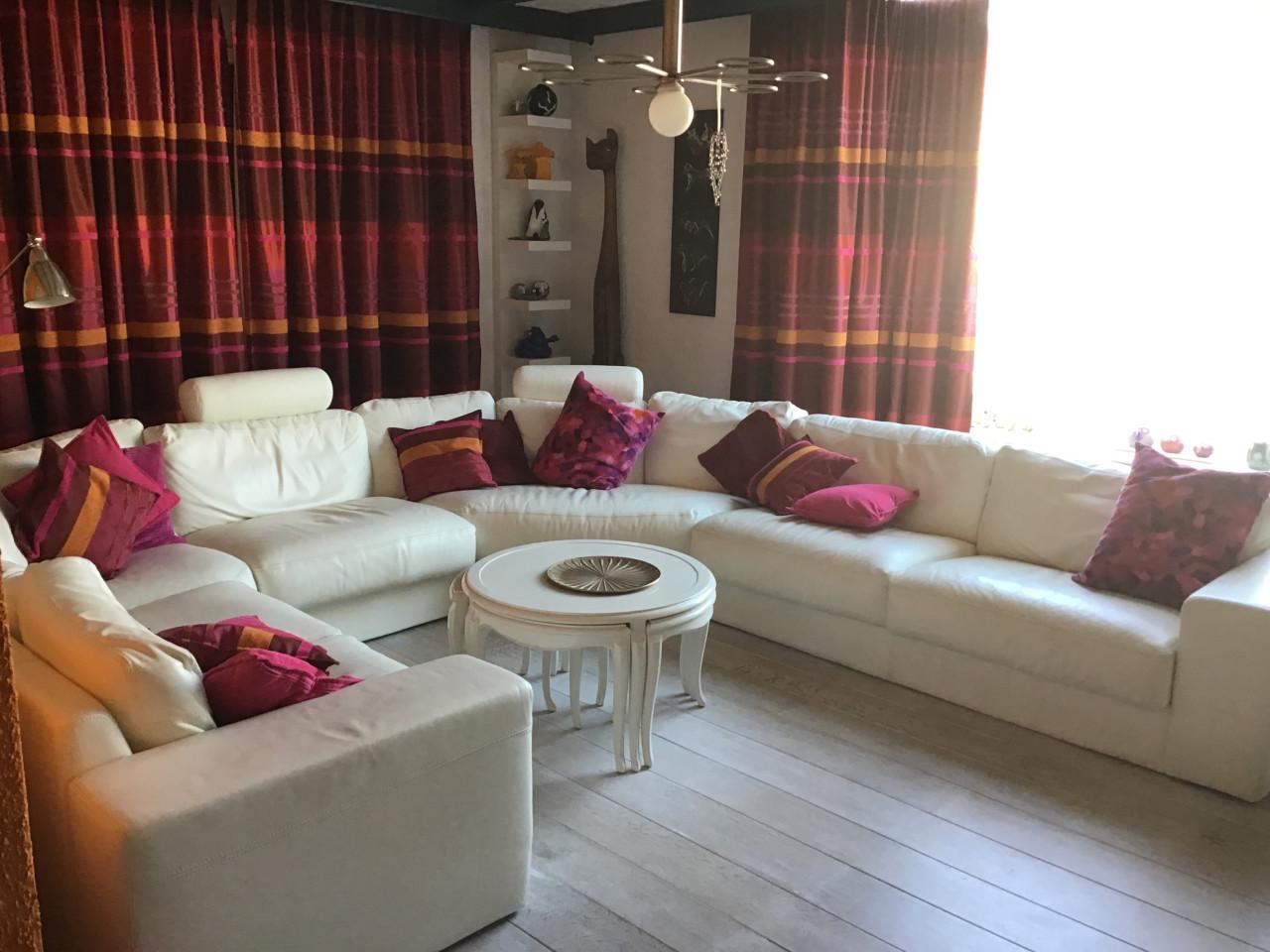 Uvormige lederenbank