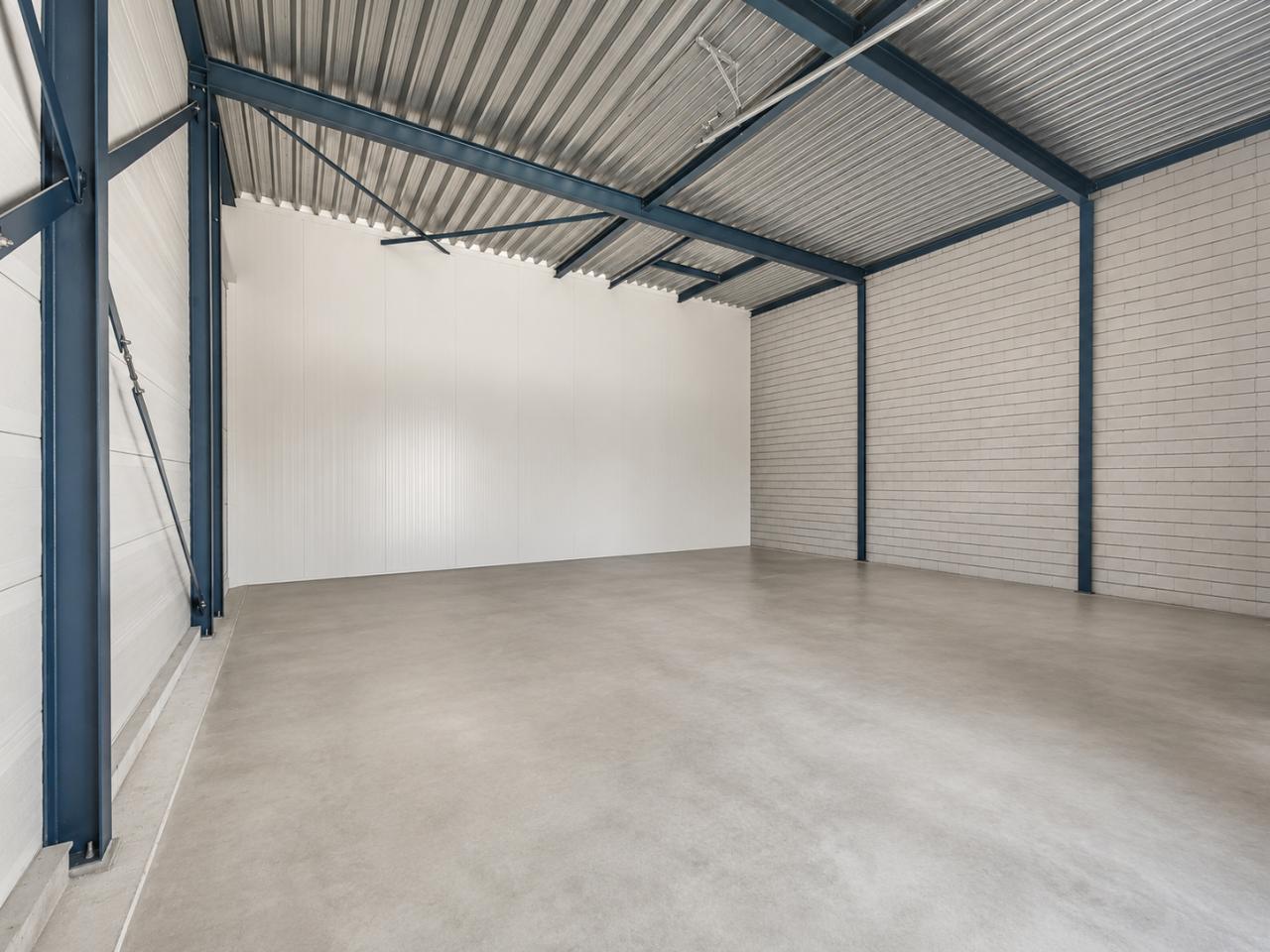 Te koop l Bedrijfspand met buitenterrein in Koudekerke