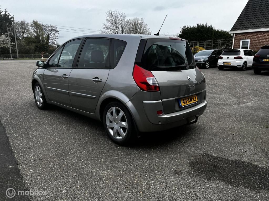 Renault Scenic 2.0-16v tech line