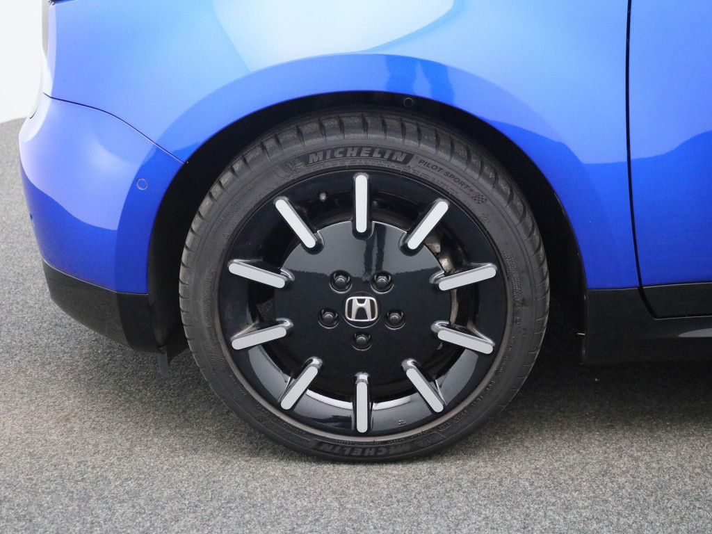 Honda E advance 17" | automaat | navigatie | panoramadak | 360 camera | app