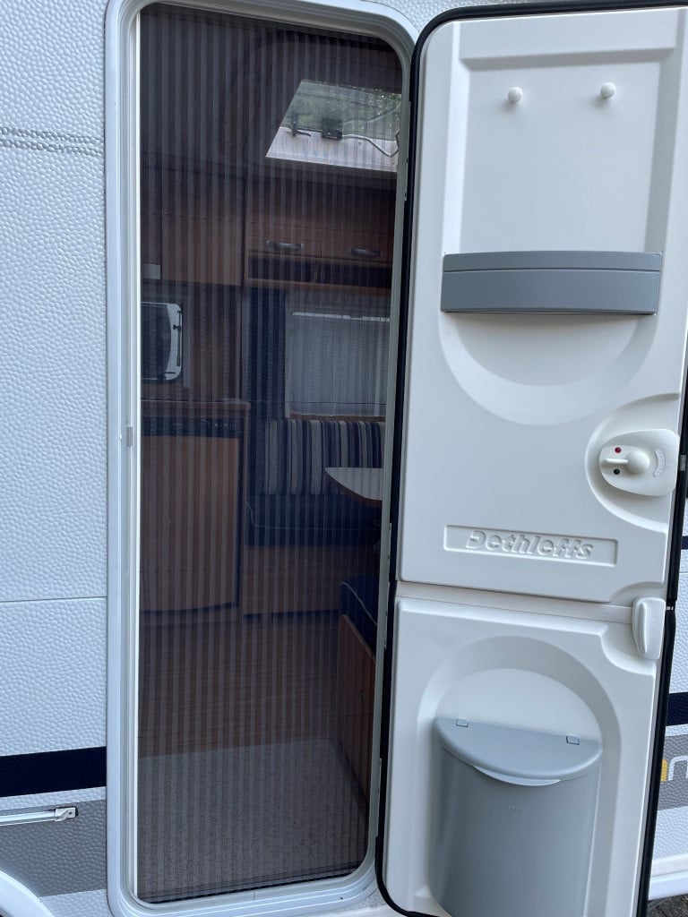 Dethleffs Camper 450  DB met mover