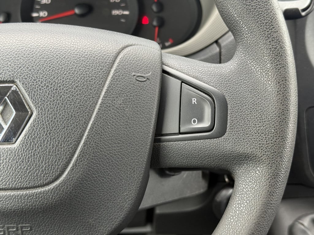 Renault Master t35 2.3 dci l2h2 | nl-auto | 1e eig | navi | cruisec. | trek