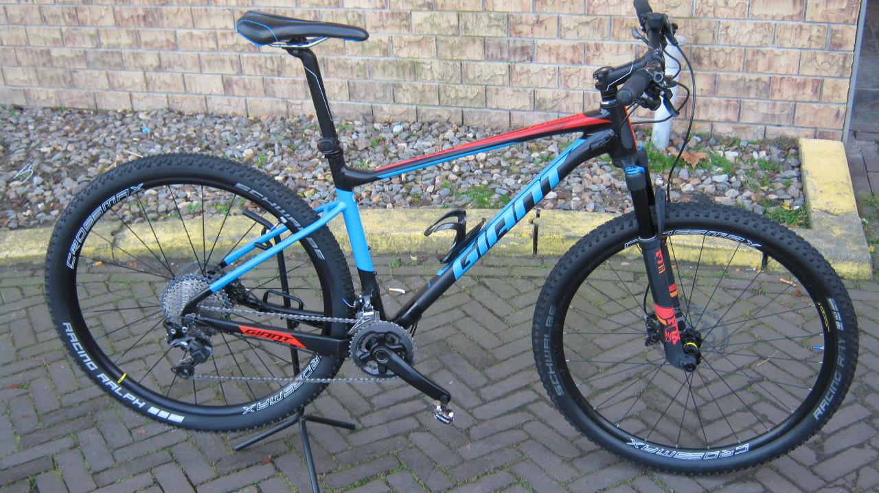 TE KOOP 29 ER GIANT VOLLEDIG XT AFGEMONTEERD MET FOX VORK