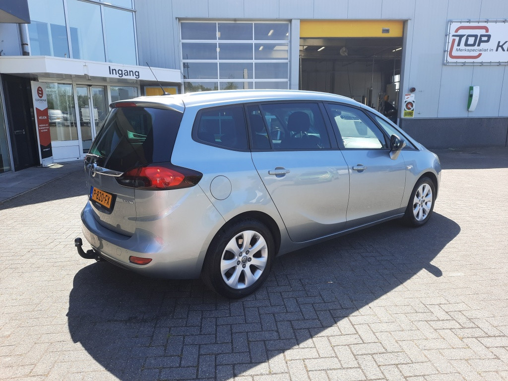Opel Zafira tourer 1.4 cosmo
