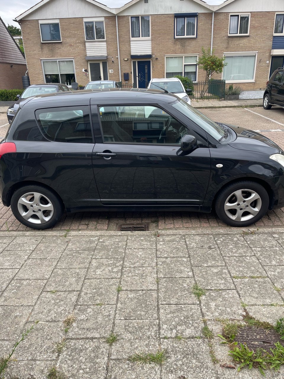 Suzuki swift 1.3 exclusive