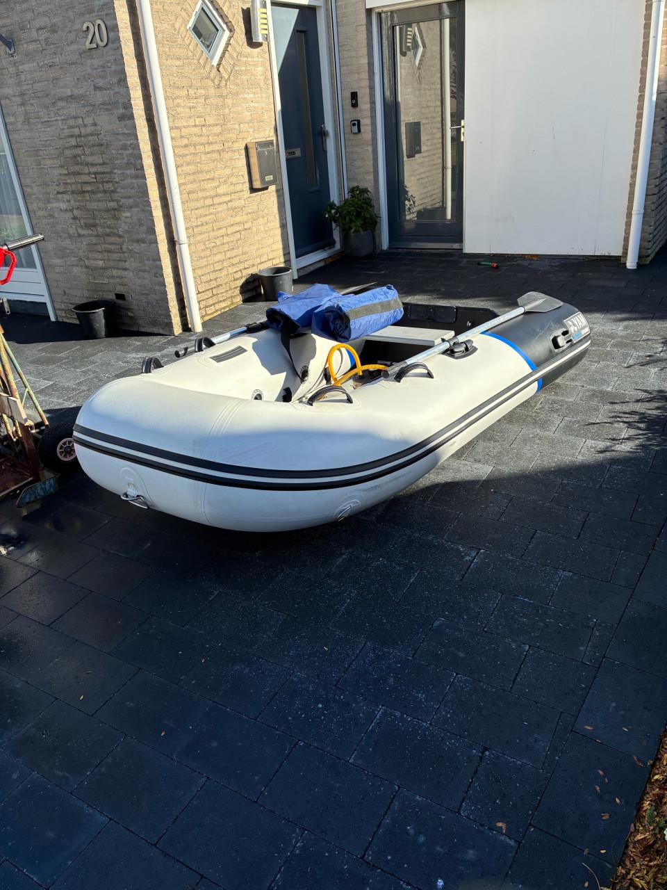 Te koop rubberboot met 8 pk yamaha