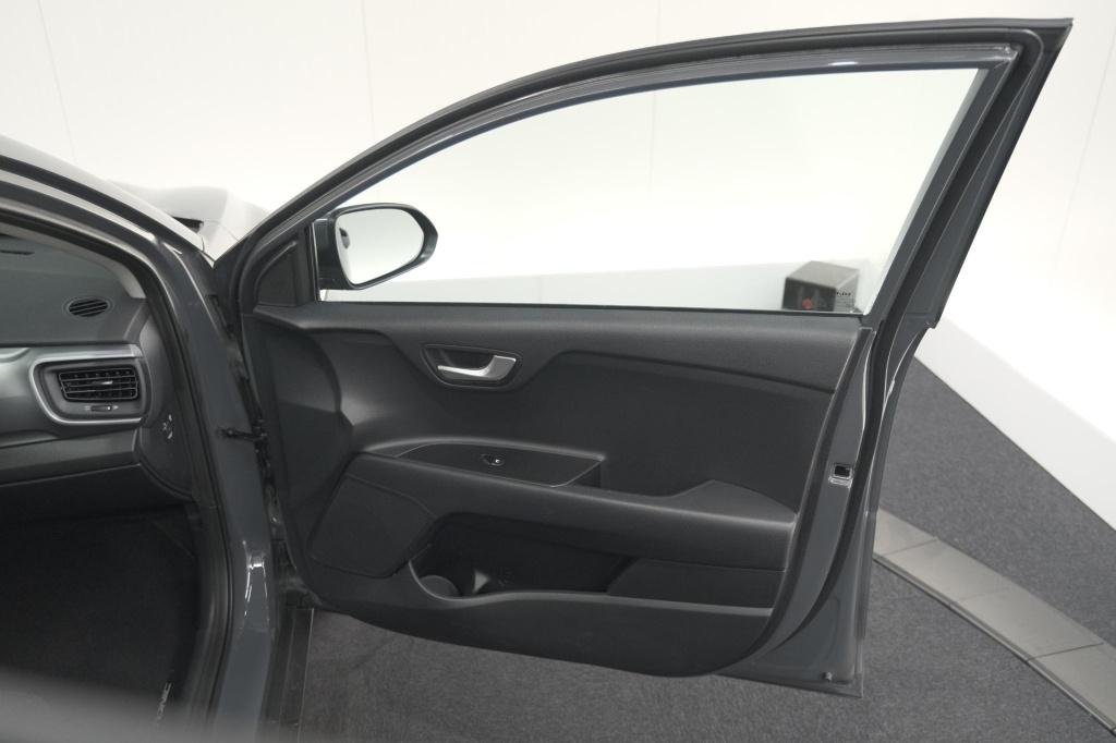 Kia Stonic 1.0 t-gdi mhev dynamicline | camera | apple carplay | parkeersen