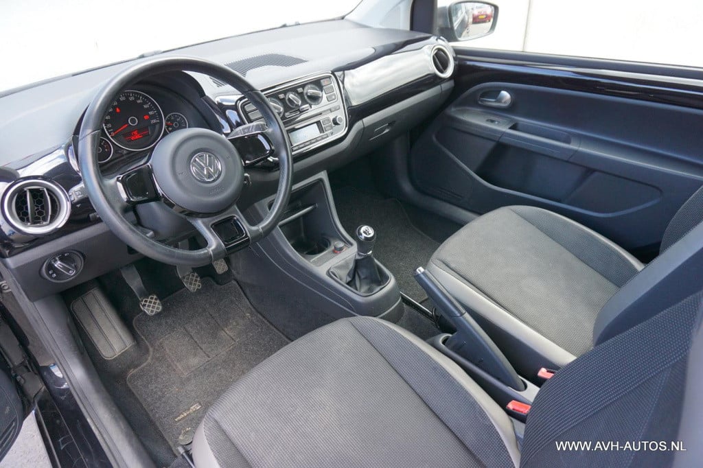 Volkswagen UP! 1.0 move up!