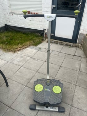 Twist and shape fitness toestel