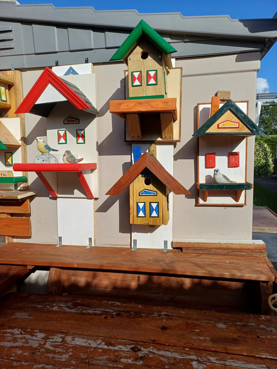 Vogel - Chalets  - Voederhuisjes & Nestkastjes   etc   [ zie foto's ]