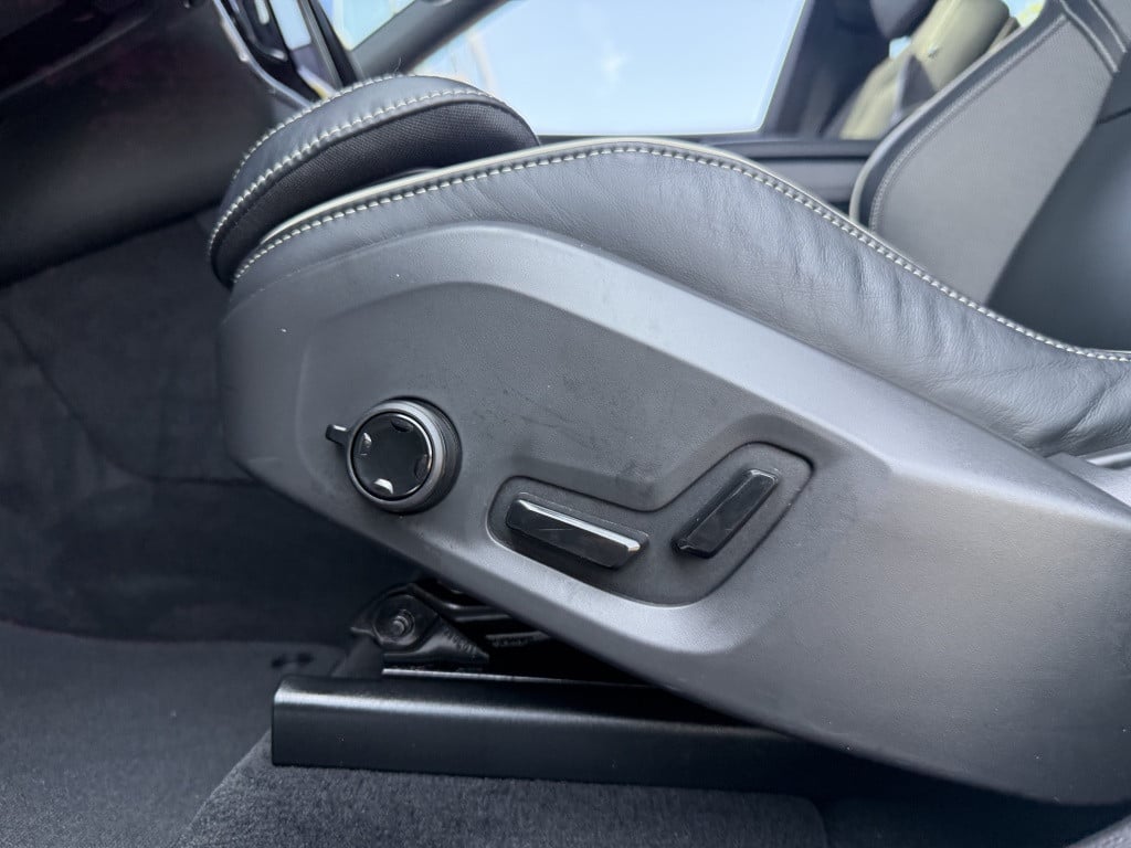 Volvo XC60 t6 340pk recharge r-design| adap.cruise| panodak| 360camera