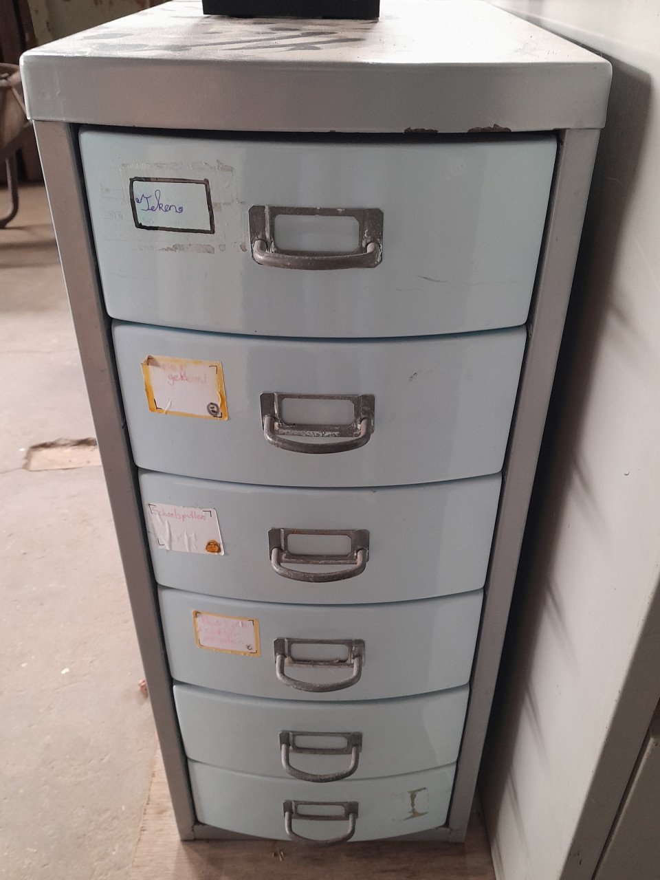 Diverse metalen en kunststof ladenkasten+gereedschapkoffers