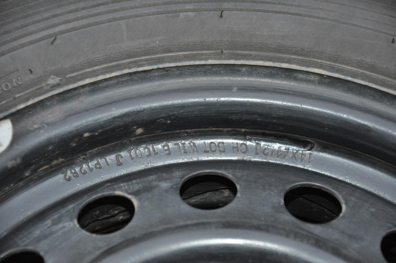 4x  14" velgen steekmaat 4x 100, ET 45 en naaf 54 + Hankook winterbanden