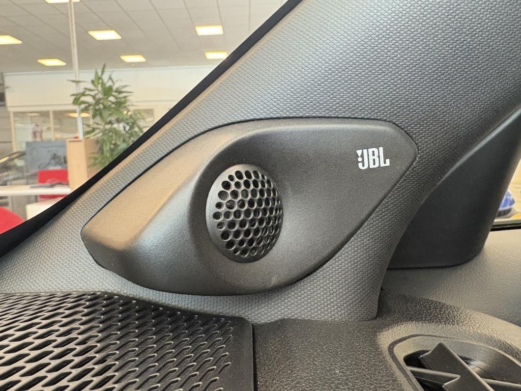 Toyota Urban Cruiser executive 61 kwh | panodak | jbl |