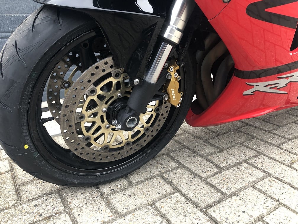 Honda CBR954RR Fireblade uit 2004 met 30km, diverse extra's, rijklaar €4000
