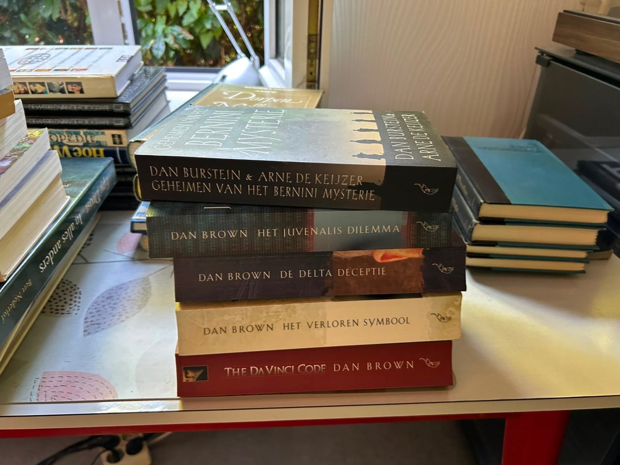 Grote verzameling thrillers (>1.000 st) incl 8 boekenkasten