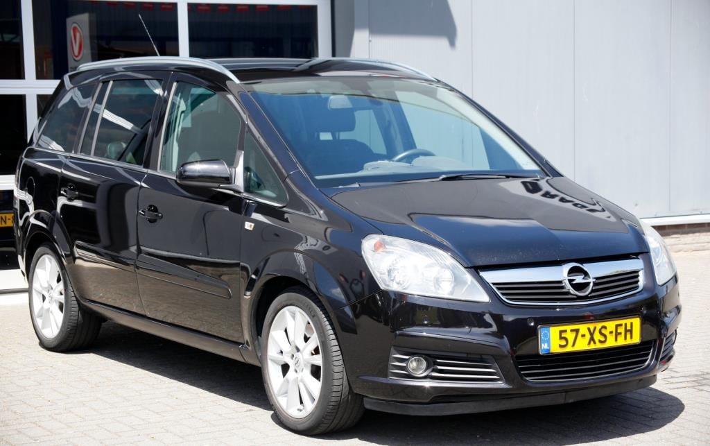Opel Zafira 2.2 executive