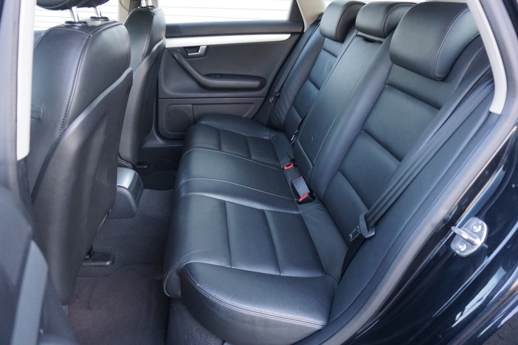 Audi A4 avant 3.2 fsi quattro pro line airco / cruise / navi / trekhaak / p