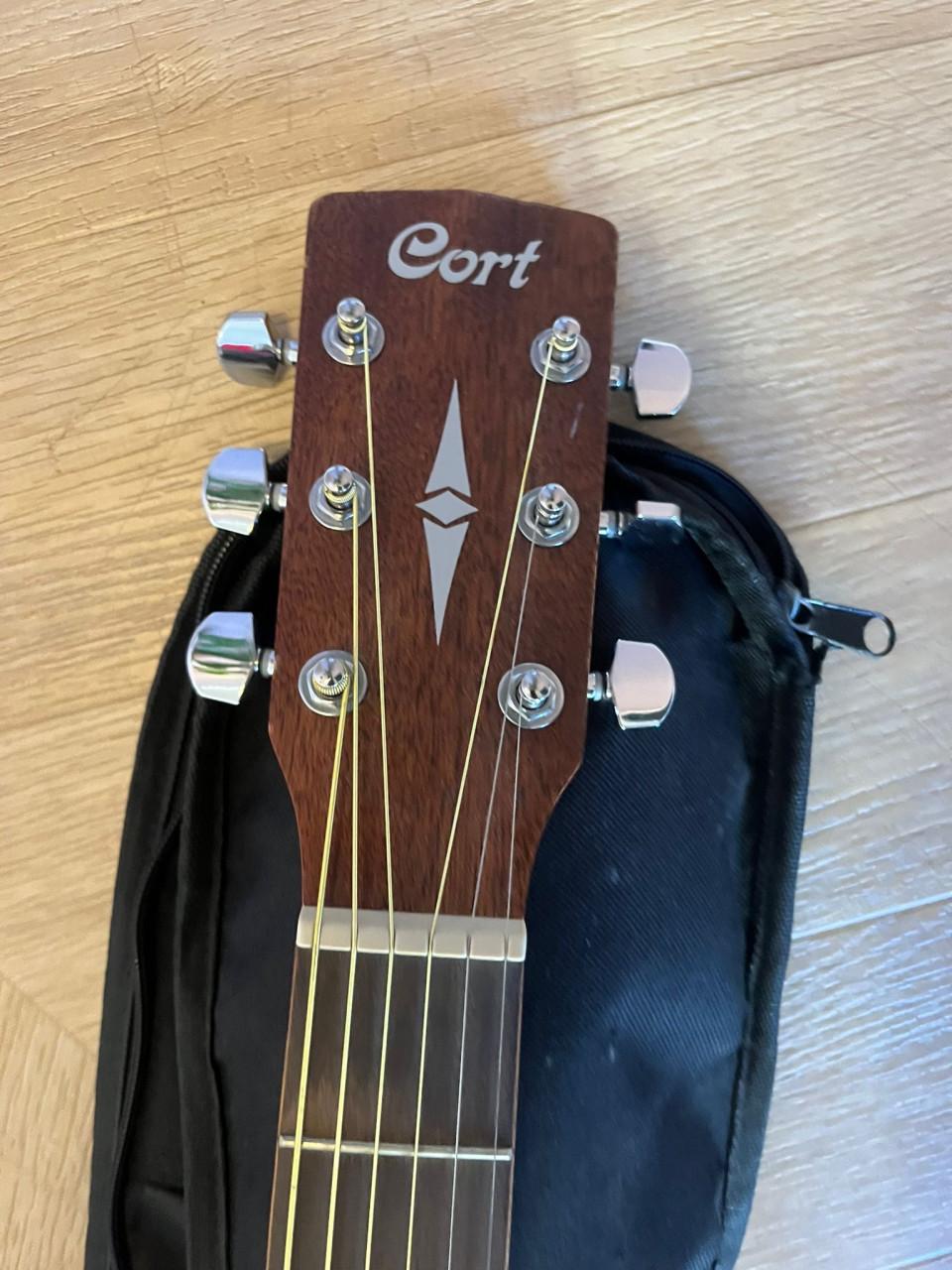 Cort Earth Pack OP Gitaar