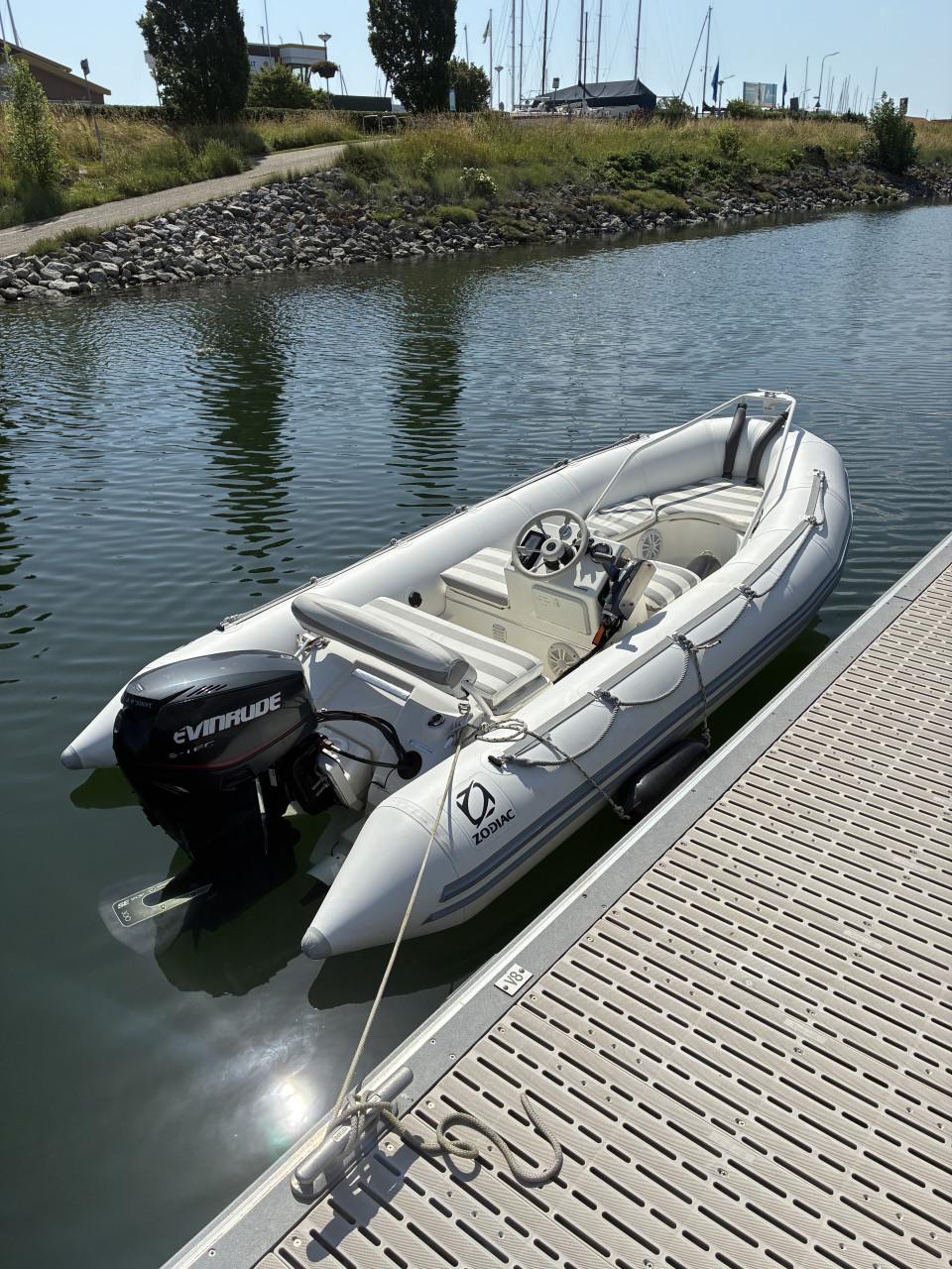 Zodiac yachtline 420(2024 tube) met 40 pk evinrude e-tec + riba trailer2020