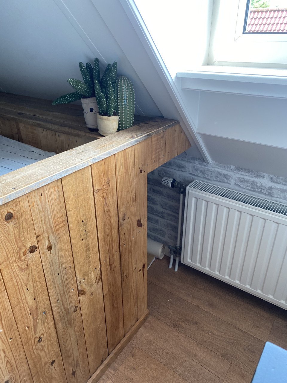 1 persoons bed (inbouw) met grote lades 190x80 incl matras