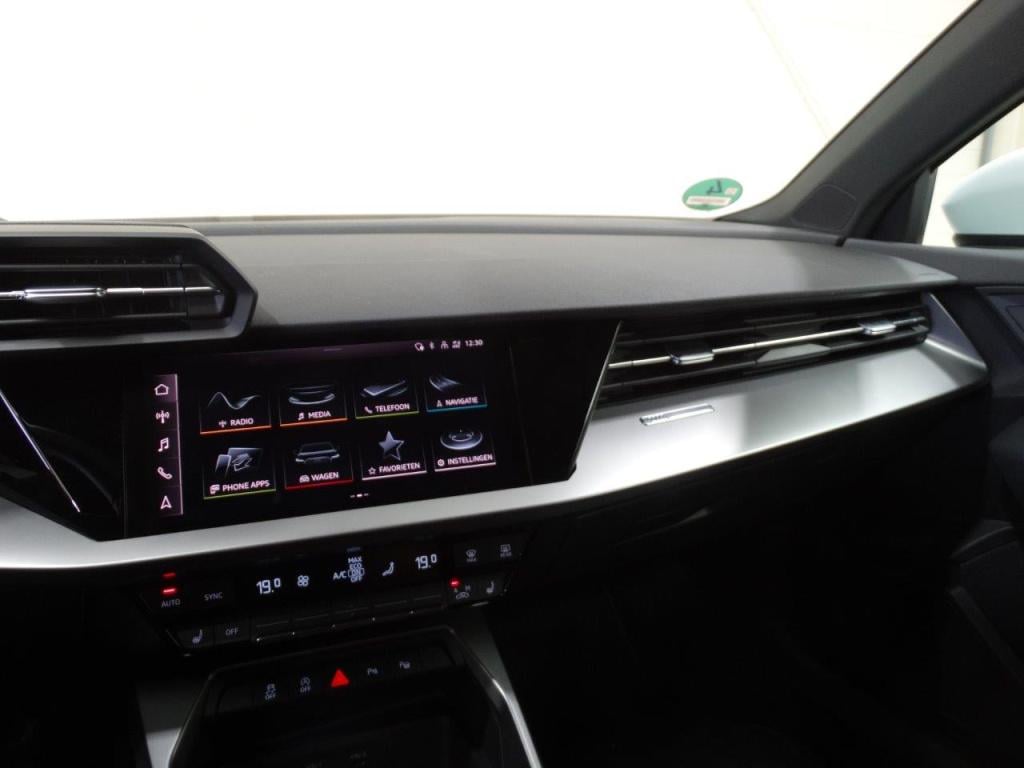 Audi A3 35 tfsi 150pk s tronic s line edition