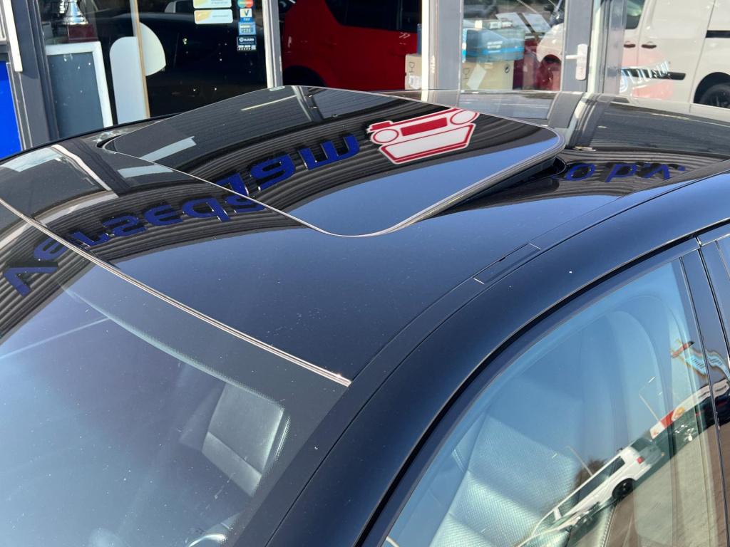 Porsche Panamera schuif/kanteldak, leer, navi, afn. trekhaak enz...