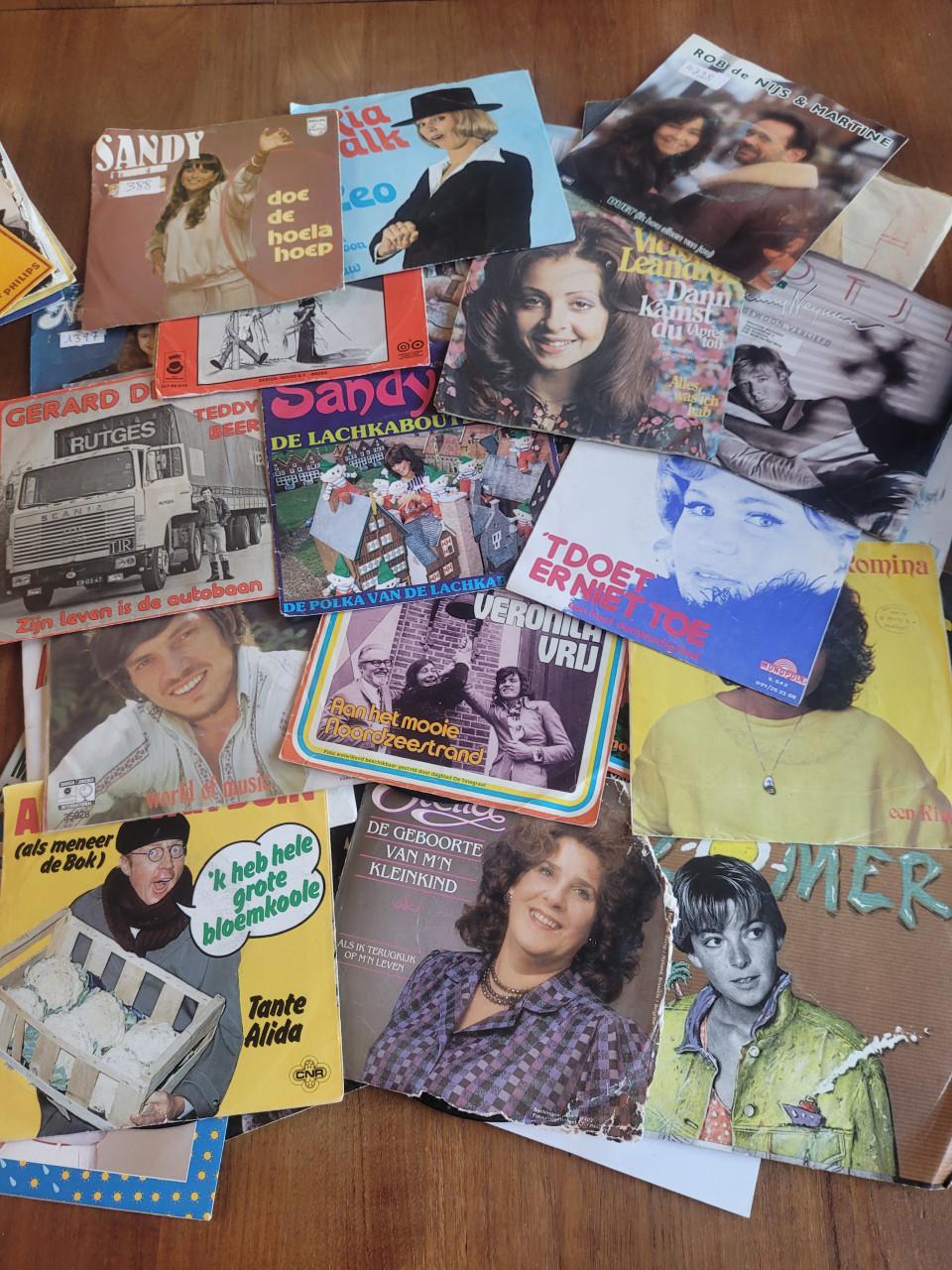 60 Nederlandstalige singles