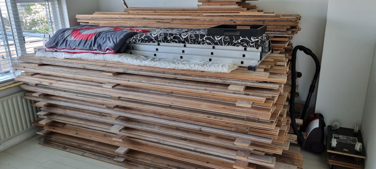 Partij vurenhouten vloerdelen ±100 m²