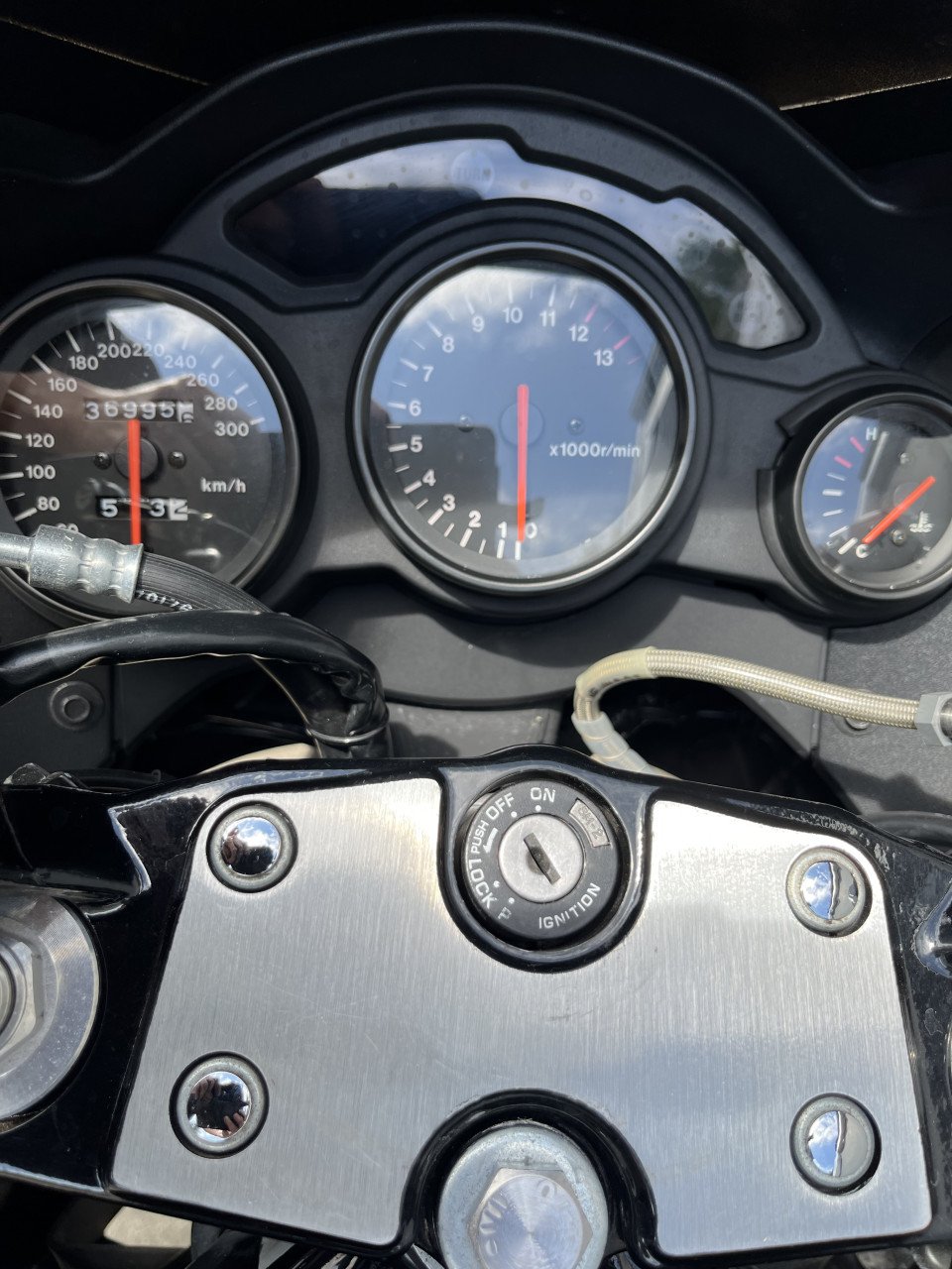 Suzuki rf 900r