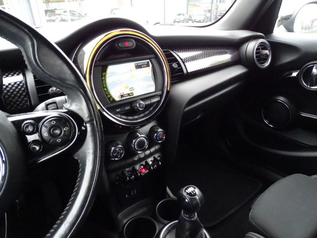 Mini Cooper mini 2.0 serious business 5-deurs | led | navi | 18"