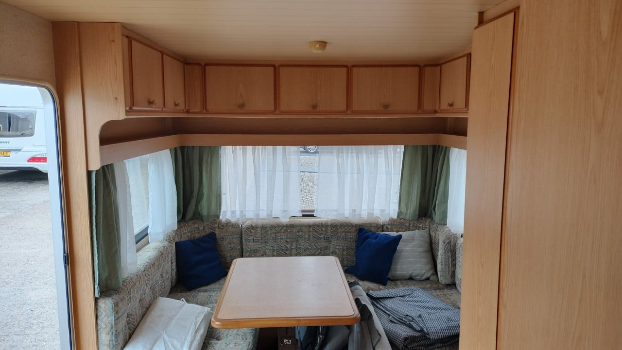 Knaus Sudwind 485 TU met voortent