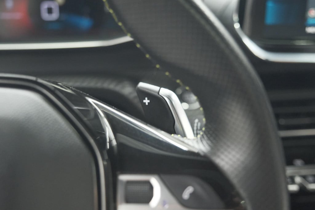 Peugeot 208 puretech 130 gt-line eat8 | camera | panoramadak | adaptieve cr